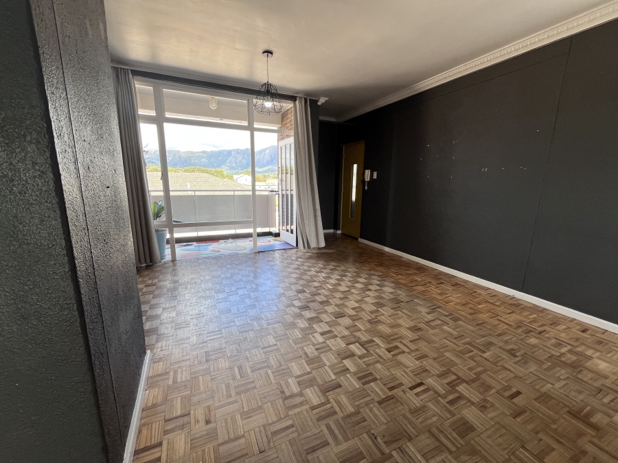 2 Bedroom Property for Sale in Claremont Village Western Cape